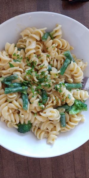 Delicious mac n 'cheeze at Naked Cafe in Kelowna