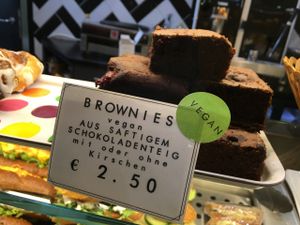 vegan brownies at Urban Fu:D in Augsburg