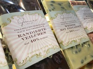 chocolade: candied violets (!) at Urban Fu:D in Augsburg