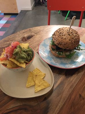 Vegan burger at Greenway in Antwerpen