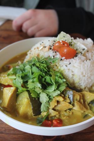 Thai Curry. (We were not sure, what was inside. Tasted a bit like soy meat but with not spices, but there is also the possibility that it were pieces of artichoke.)
Huge portions. at Greenway in Antwerpen