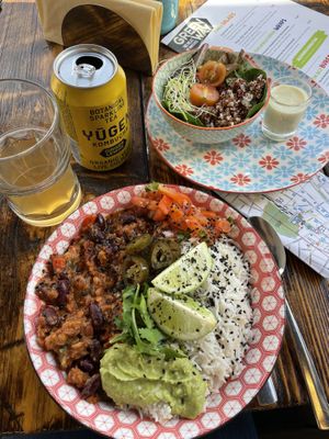 Chili sin carne and side salad  at Greenway in Antwerpen