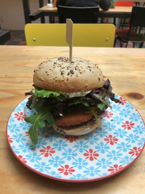 The name of this burger is meat lovers, its made of soya, it comes as it is, no side plate. at Greenway in Antwerpen