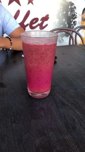 Blueberry, fresa, guanábana y jengibre  at Restaurante Delicia in San Jose