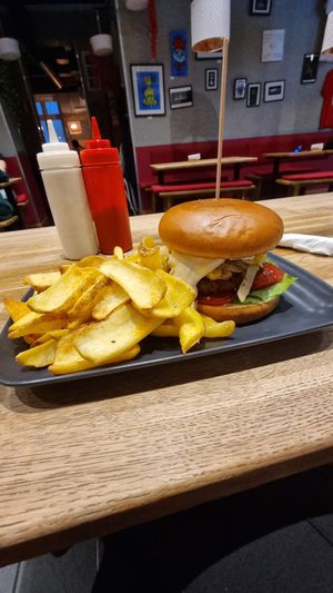 Mayo&Mustard Burger with Soja Patty at The Vegan Bar in Malmo