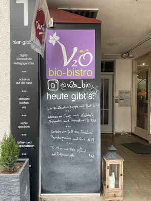 Daily rotating main menu at V2O Restaurant in Friedrichshafen
