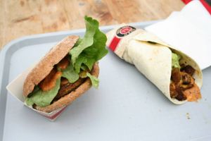 Tempeh-Burger und Wrap at Armin's Tempeh in Heiderberg