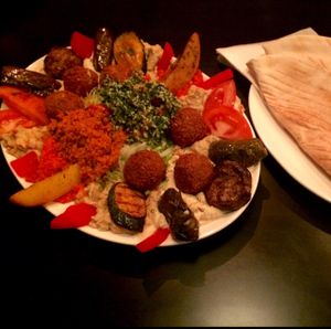 this is a huuuge oval vegan special plate for 2. for 15€y at Mahmoud's - Bergheimerstrasse in Heidelberg