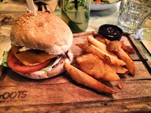 No beef burger at roots in Thessaloniki