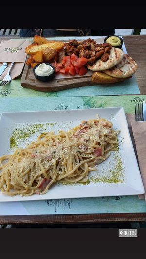Vegan gyros and vegan carbonara at roots in Thessaloniki
