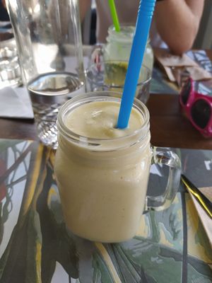 Mango Smoothie 😍😍 at roots in Thessaloniki