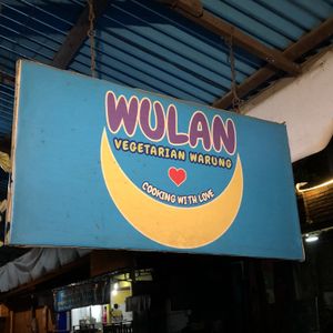 Signboard at Wulan Vegetarian Warung in Ubud