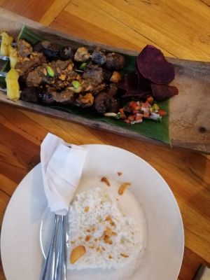 I dont remember the name of this meal but its 100% vegan💚 at Wulan Vegetarian Warung in Ubud