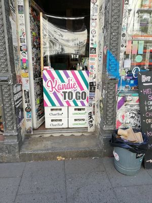 Kandie to go at Kandie Shop in Hamburg