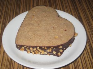 Nougat biscuit heart at Maran Vegan Bistro in Vienna