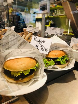  at Maran Vegan Bistro in Vienna