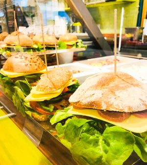 Fresh vegan sandwiches, with vegan cheese and no-meat ham. Simply delicious 🌱🧡 at Maran Vegan Bistro in Vienna