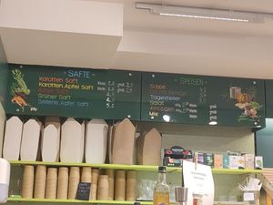 Juices and mains at Maran Vegan Bistro in Vienna