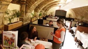 Napfenyes Restaurant and Pizzeria at Napfenyes Bistro in Budapest