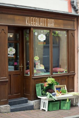 Die Kleeblatt Bar von Außen at Kleeblatt Bar in Landsberg Am Lech