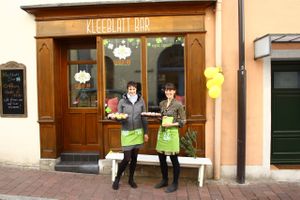Natali Wiesmüller & Marion Binder - die Inhaberinnen at Kleeblatt Bar in Landsberg Am Lech