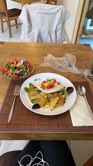 Salat und pulled jackfruit mit maistacos  at triVida in Klagenfurt