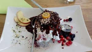 "Veganer"
Luftige Creme mit Biskuit Teig und Schokosauce at triVida in Klagenfurt