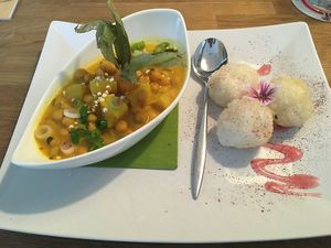 Chickpea curry at triVida in Klagenfurt