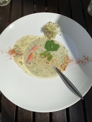 Knoblauchcremesuppe at triVida in Klagenfurt