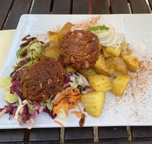 Faschierte Laibchen aus Sojafaschiertem at triVida in Klagenfurt