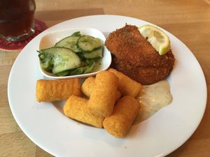 Vegan kohlrabi cordon bleu with croquettes at Butze in Dusseldorf