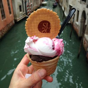 cherry & chocolate at Gelatoteca SuSo in Venice