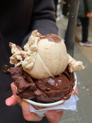 Dark chocolate and Opera (gianduja flavour)   at Gelatoteca SuSo in Venice