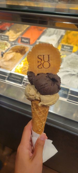 Dark chocolate and pistachio at Gelatoteca SuSo in Venice