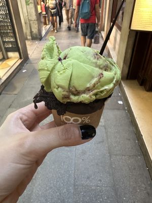 “Dark ciok” and “Marosticana”   at Gelatoteca SuSo in Venice