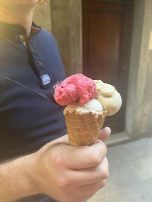 Pistachio, walnut caramel, chocolate raspberry   at Gelatoteca SuSo in Venice
