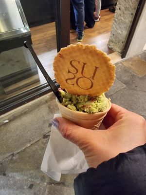 Pistachio-cherry flavour (vg) at Gelatoteca SuSo in Venice