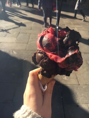 Chocolate/raspberry & chocolate  at Gelatoteca SuSo in Venice