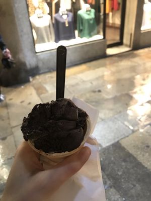 Dark chocolate ice cream (1 scoop)  at Gelatoteca SuSo in Venice