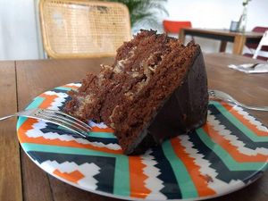 Chocolate cake 💜🎂 at Taller Veganico in Monterrey