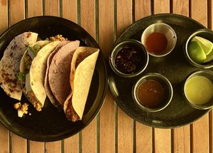 Tacos y salsas 🌮 at Taller Veganico in Monterrey