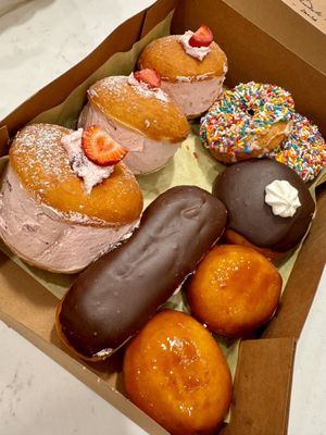 Lots of vegan options   at Donut Bar in San Diego