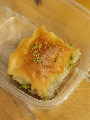 Vegan baklava🤤 at Erbils in Munich