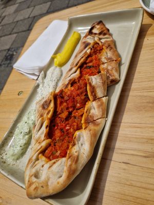 Pide with Seitan at Erbils in Munich