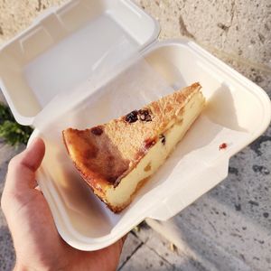 Vegan cheesecake at Erbils in Munich