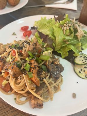 Yaksoba  at Grao Alimentos Saudaveis in Armacao Dos Buzios