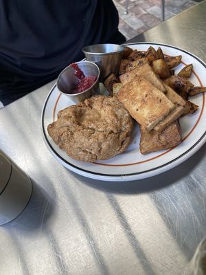 Rainer beach breakfast with smoked tofu at Redwing Cafe in Seattle
