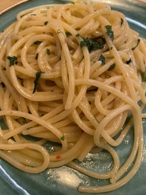 Spaghetti with garlic and chili  at L'Insalata Ricca in Rome