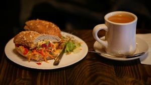 Lunch time  at Red Pipe in Forest Hills