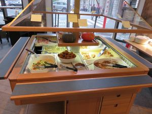 buffet: many dishes were nearly empty at Moonfood  in Brussels